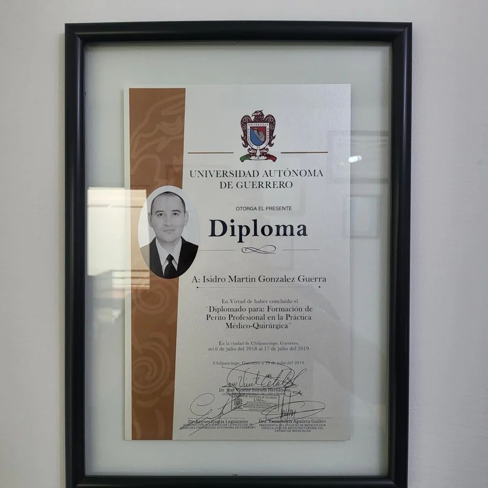 Diploma del Dr. Isidro Guerra